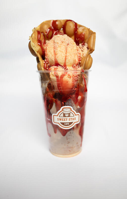 Straw Short Cake Bubble Waffle